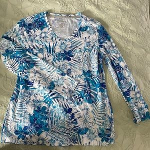 Size PM Reel Legends Blue and White long sleeve V-Neck Top